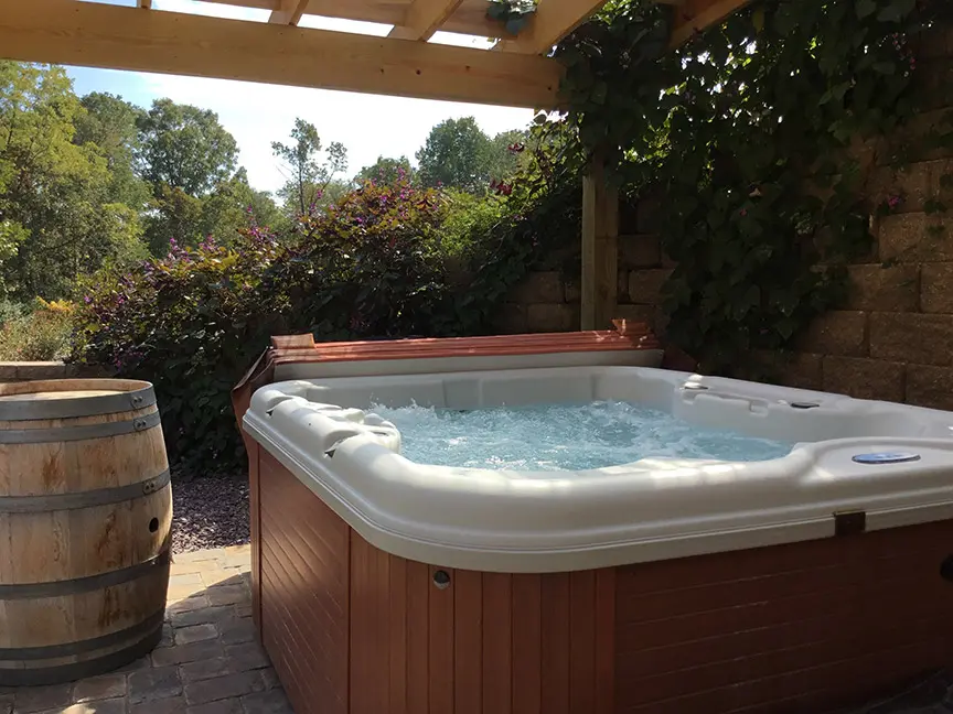 Hollow-Hot-Tub (1)